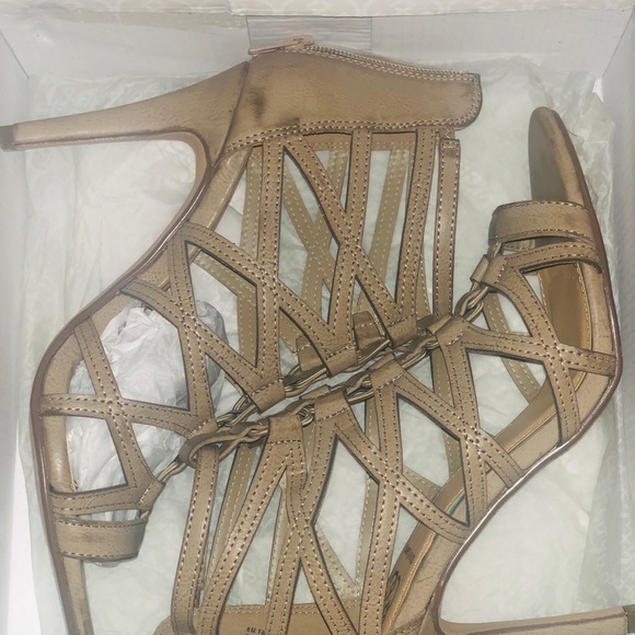 Daisy Fuentes “Farrah” - Picture 3 of 3